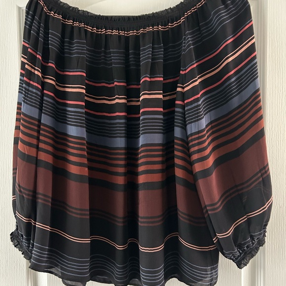 Joie beautiful silk black blouse - Picture 2 of 3